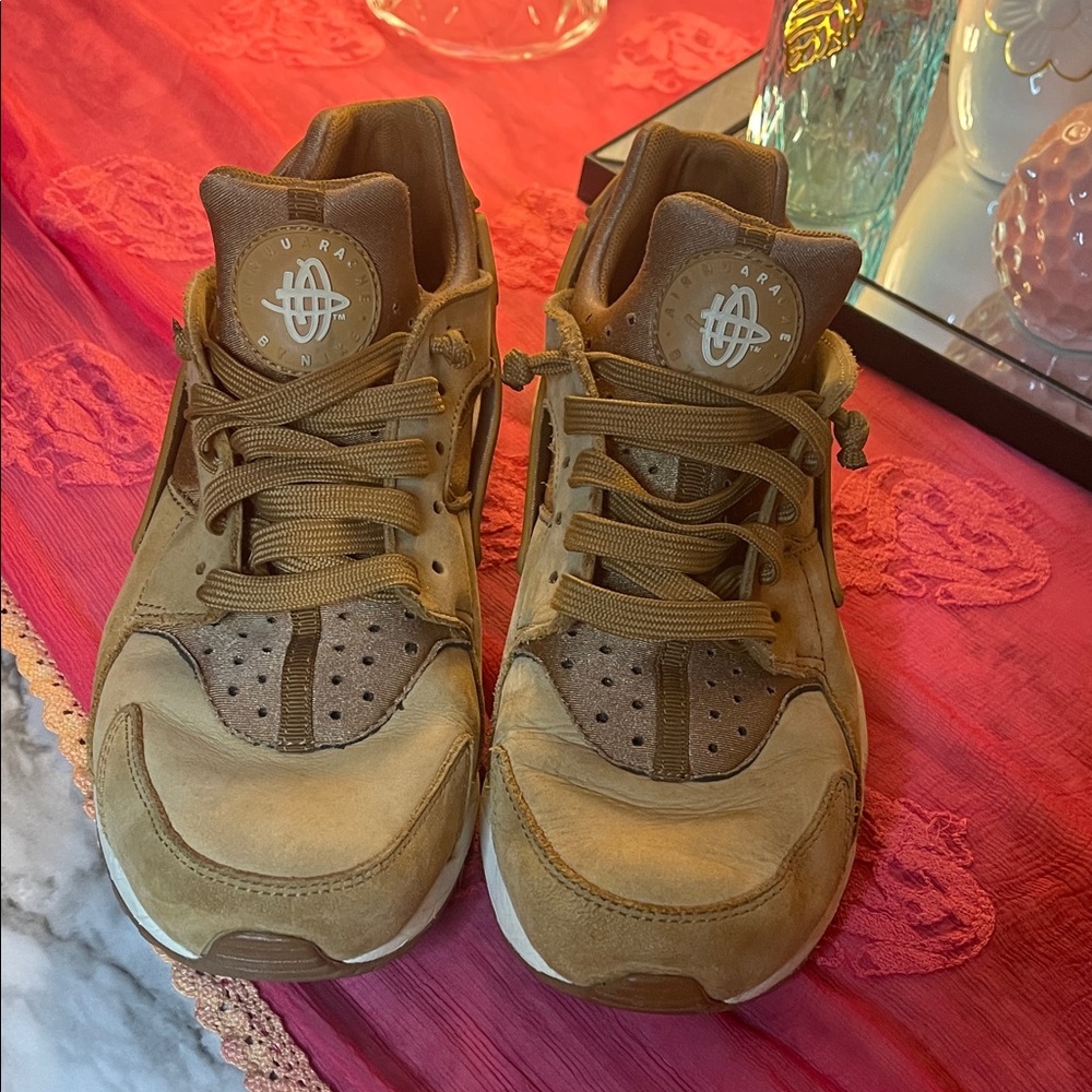 Women’s Nike Air Huarache Tan